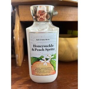 Bath & body works lotion Honeysuckle and Peach spritz